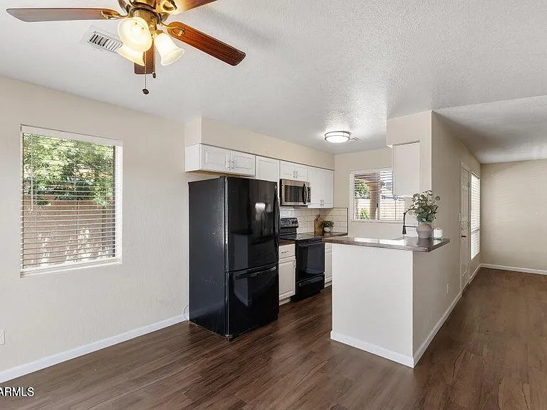 330 W Tonopah Dr #5 — Photo 24