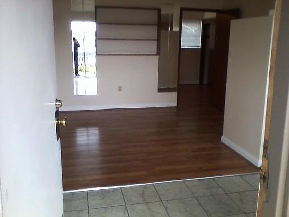 3rd image of 3917 2nd Ave NW