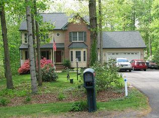 8215 Howard Trl, Fredericksburg, VA 22407