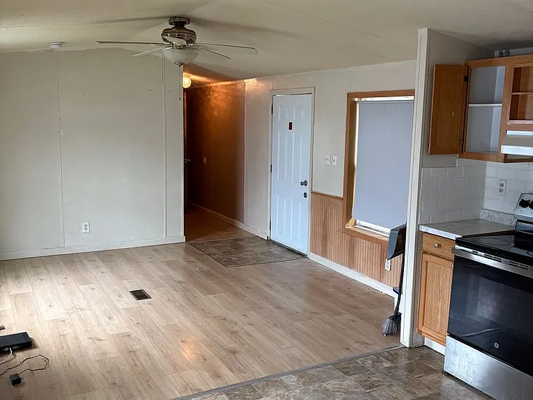 300 Hickory St — Photo 22
