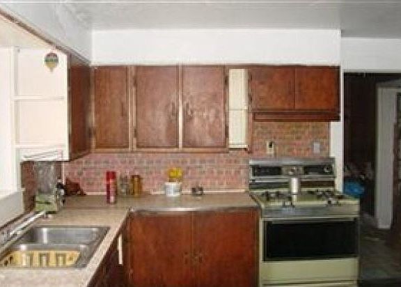 2nd image of 353 Parmely Ave