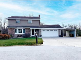 18785 W Lookout Ln, New Berlin, WI 53146