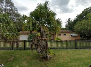 7025 SW 71st Ct, Miami, FL 33143