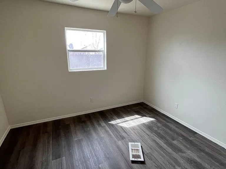 1608B N Washington Ave — Photo 1