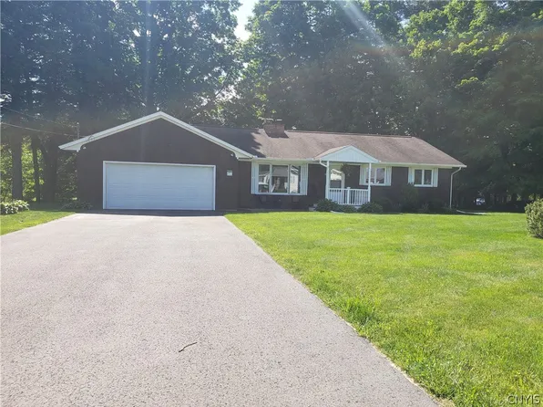 10 Riverside Dr, Camden, NY 13316