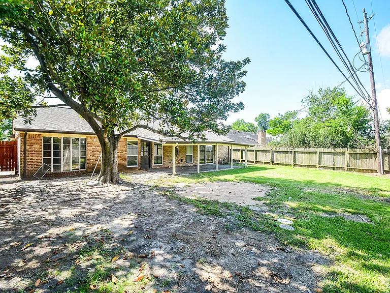 7222 Pella Dr — Photo 18