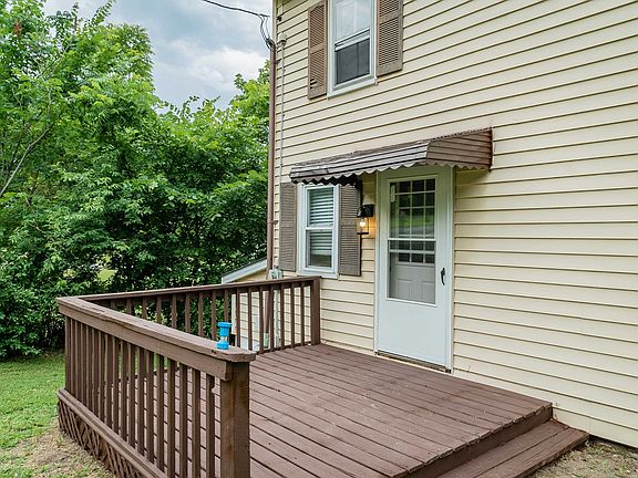 3rd image of 23 Wagon Ln
