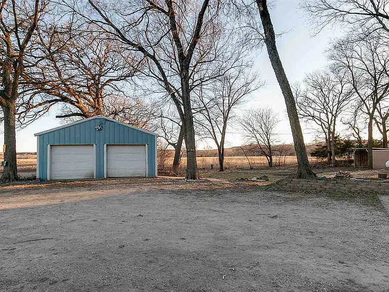 6863 Anderson Ave — Photo 24