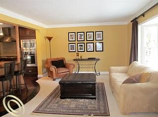 4th image of 38187 Connaught Dr
