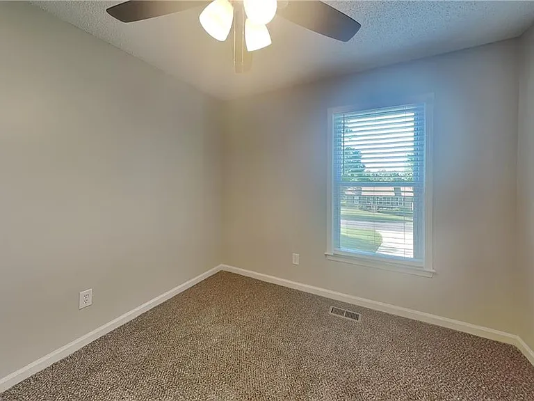 59 Wendy Way — Photo 13