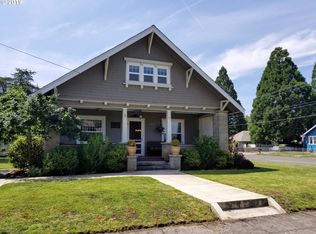 102 E 3rd St, Molalla, OR 97038