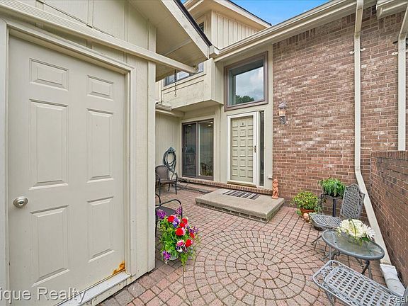 4th image of 26 Kirks Ct
