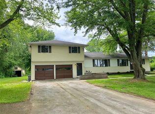 7392 Maple Rd, Akron, NY 14001