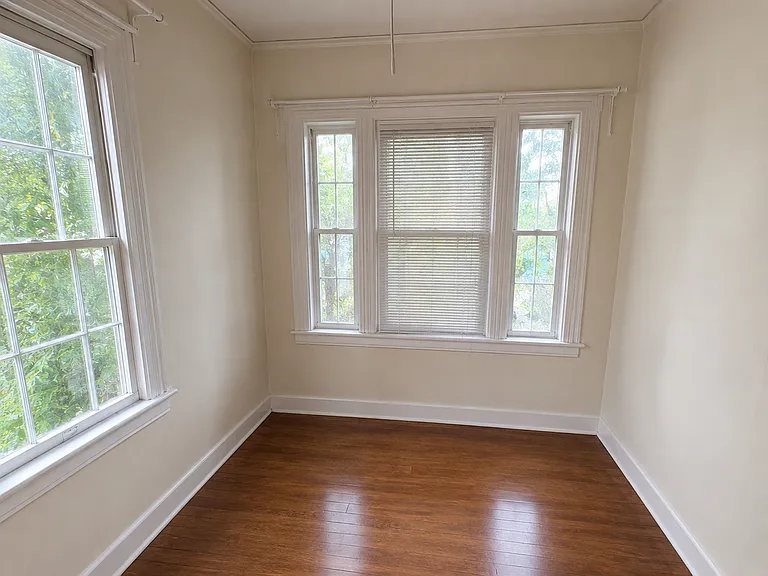 406 W 33rd St #A — Photo 3