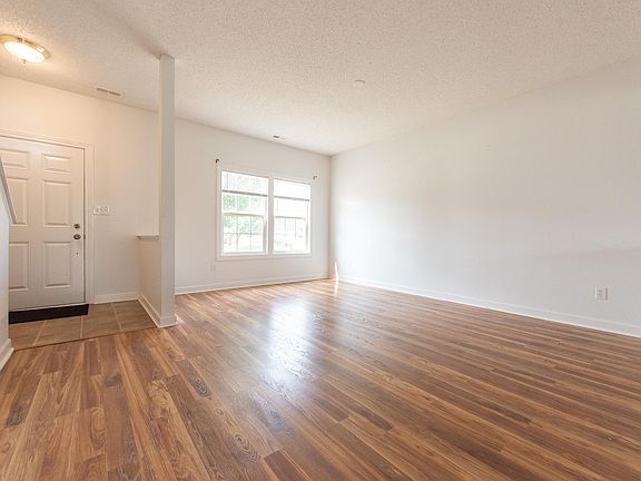 5th image of 7140 Dublin Ln
