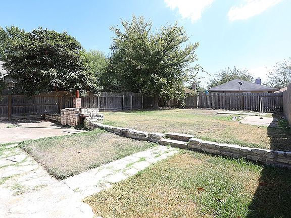 Patio & Multilevel backyard