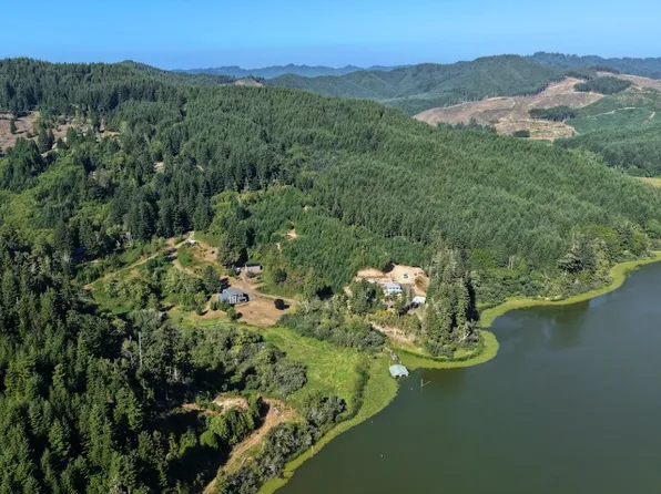 71399 Heavy Horse Rd, Lakeside, OR 97449