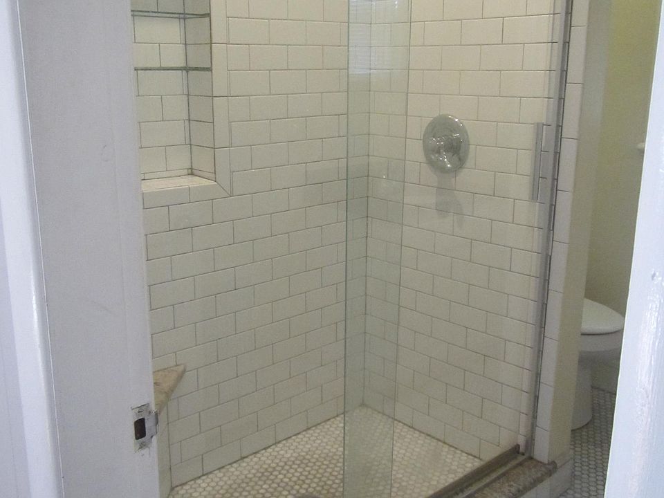 2nd image of 603 Bird Ave APT 1