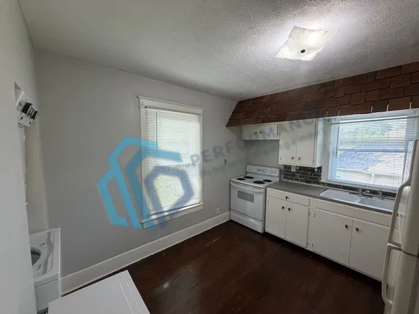 2841 N 45th St #2, Lincoln, NE 68504