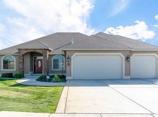 763 Meadows Dr S, Richland, WA 99352