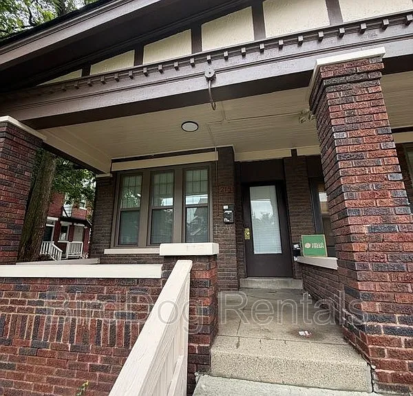 215 E 14th Ave #1 — Photo 2
