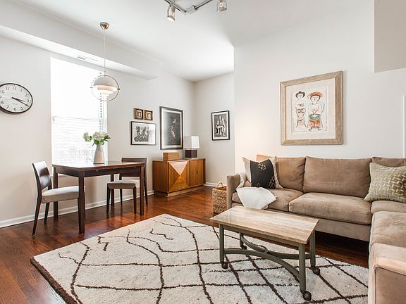 2nd image of 1427 W Superior St APT 2R