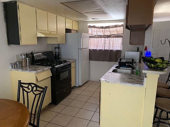 5th image of 261 N Lamb Blvd