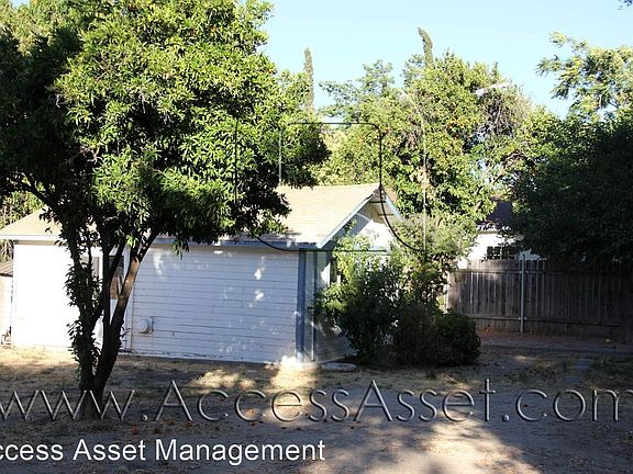 2nd image of 33057 Hill St #B