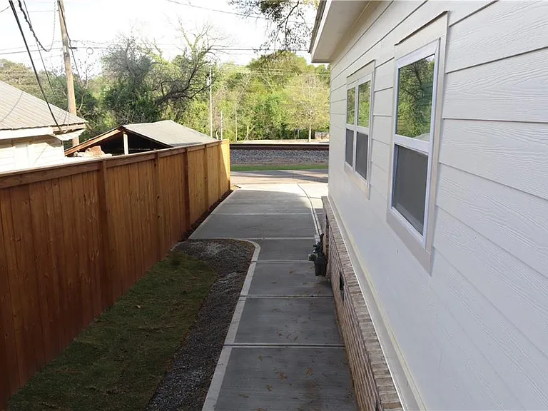 5120 Railroad Ave — Photo 21
