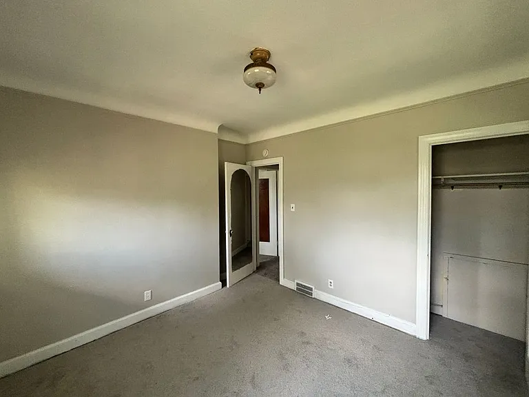 2943 Leslie St — Photo 14