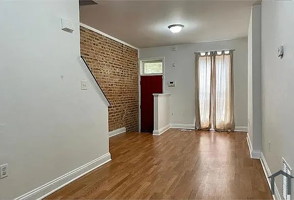 418 N Port St — Photo 13