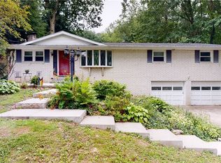 4934 Menlough Wood Dr NW, Canton, OH 44708