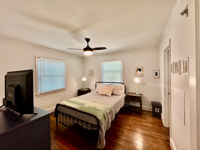 2826 Lincoln St — Photo 15