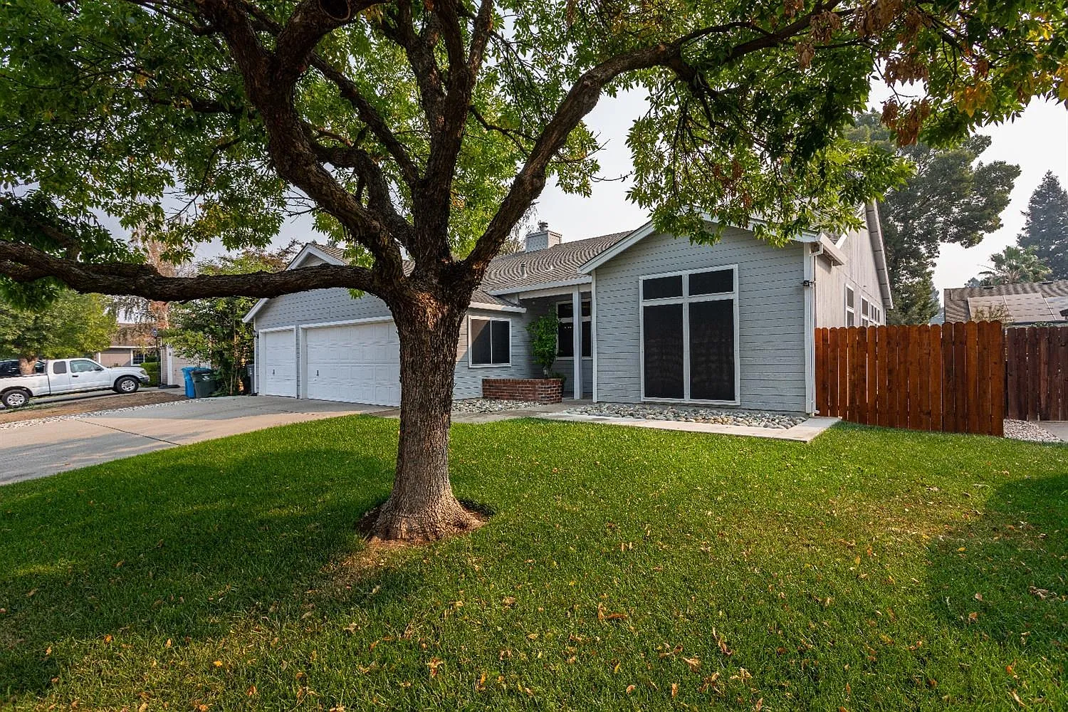 1330 Johnathan Dr photo 1