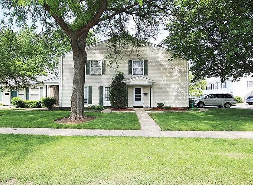 1st image of 725 Wellington Ave Unit 725