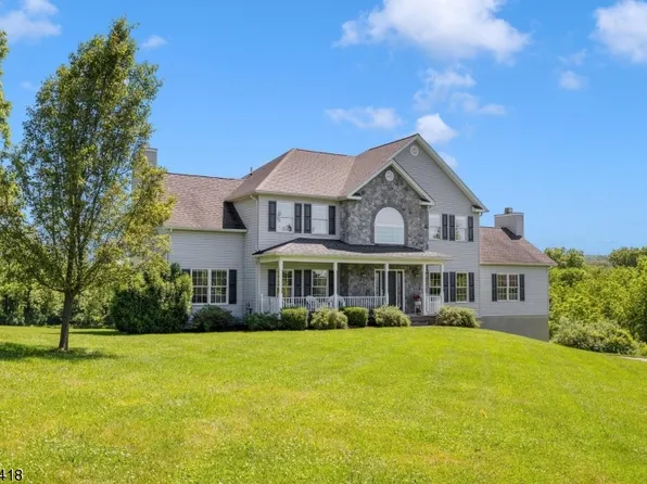 11 Woolston Way, Washington Twp., NJ 07882