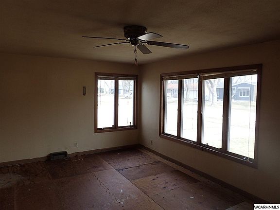 3rd image of 317 N 3rd Ave E