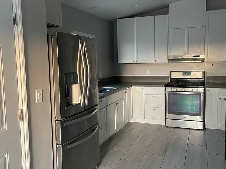 284 Crescent Ave — Photo 1