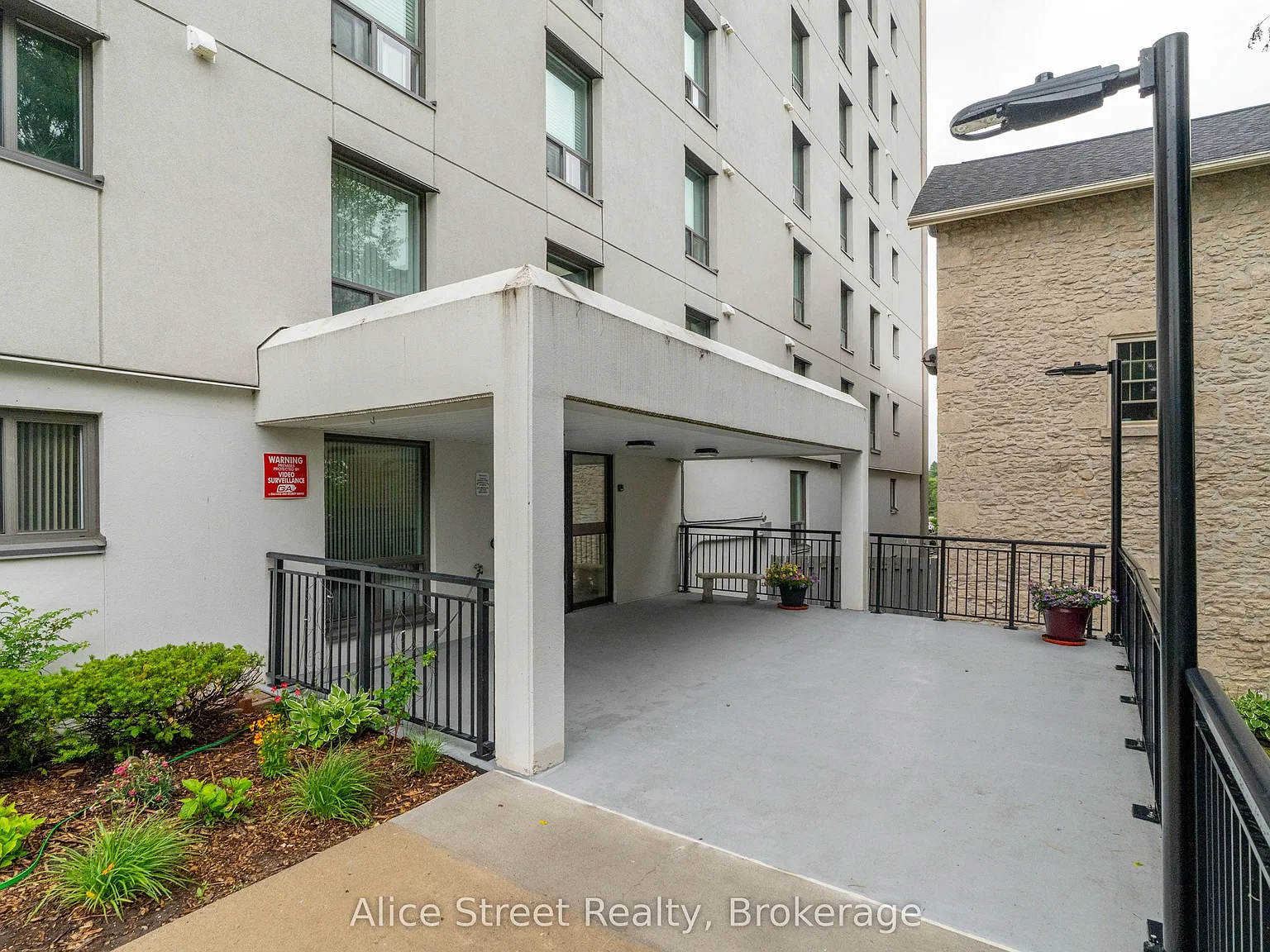 Silver Brook Condominiums — Photo 4