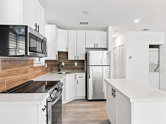 5th image of 536 NE 62nd St APT 1