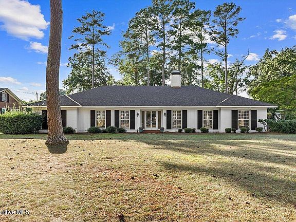 3rd image of 1304 Greenbriar Road
