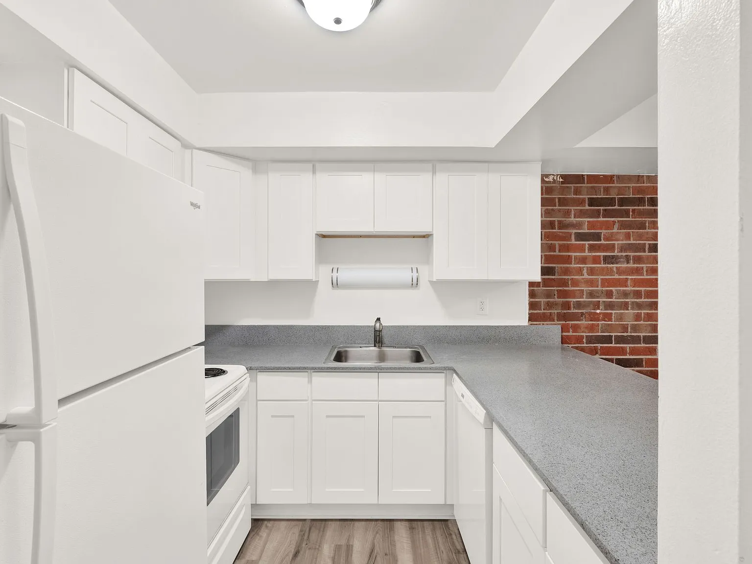 Riverside Townhomes — Photo 1