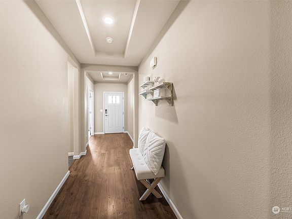 4th image of 13910 183rd Avenue Ct E