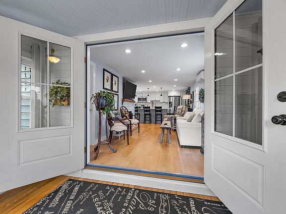 4th image of 182 Woods Hole Road