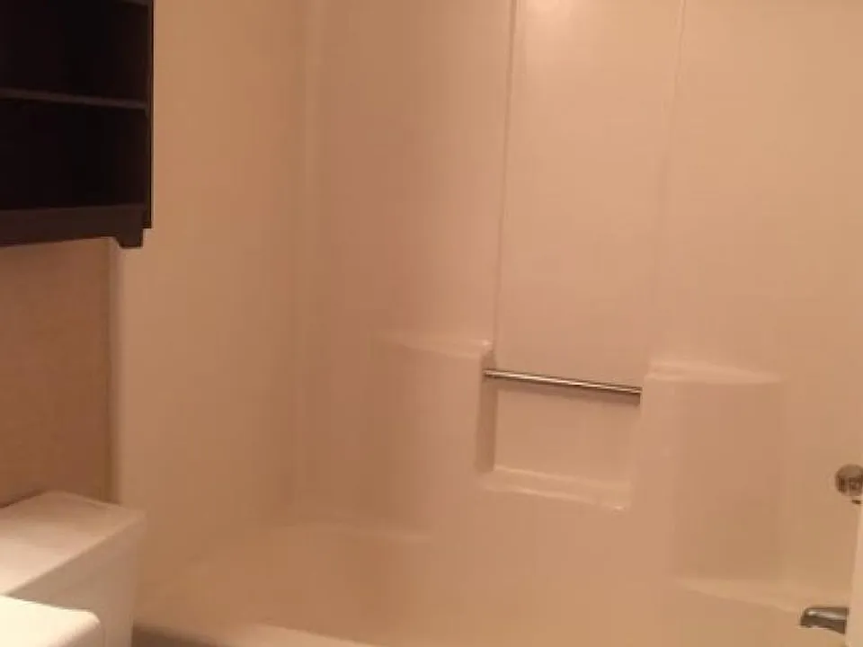 Building Photo 3