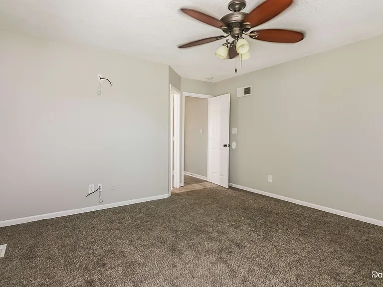 611 Willow Brook Dr — Photo 12