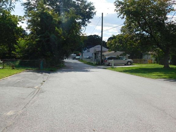 5th image of 709 205th St