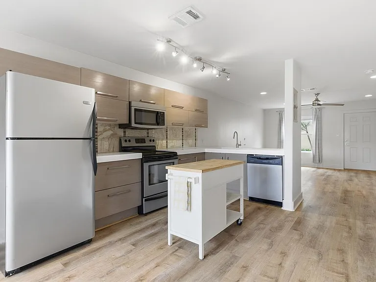 1101 Grove Blvd #201 — Photo 6