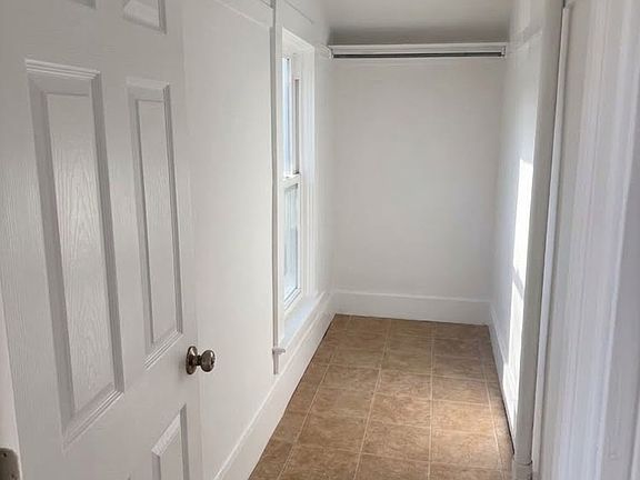 5th image of 2108 Cherry St #1/2