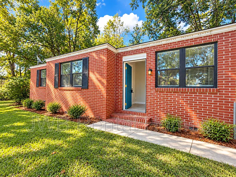 Paxon — Photo 1